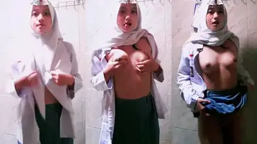Pap Memek Jilbab SMP Kirim Ke Guru Sekolah poster